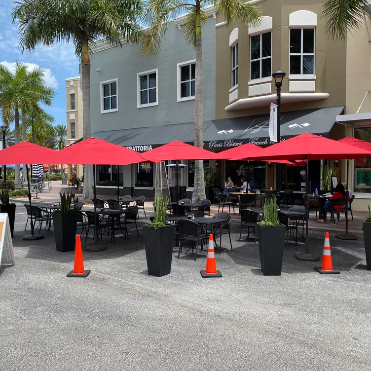 New outside Seating - Paris Bistrot, Lakewood Ranch, FL