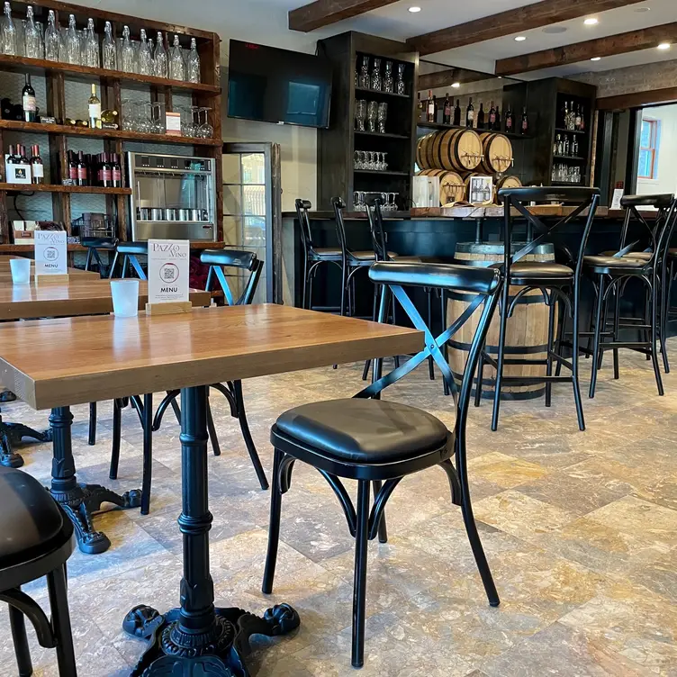Pazzo di Vino, Highwood, IL