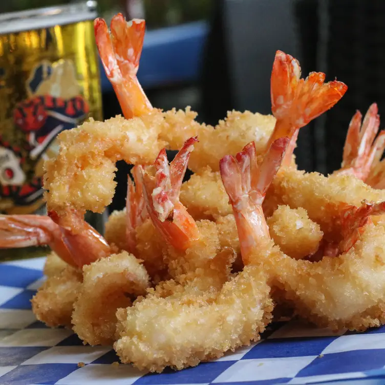 Hand battered fried shrimp with an ice cold beer
 - The Reel Seafood & Grill，TXNew Braunfels