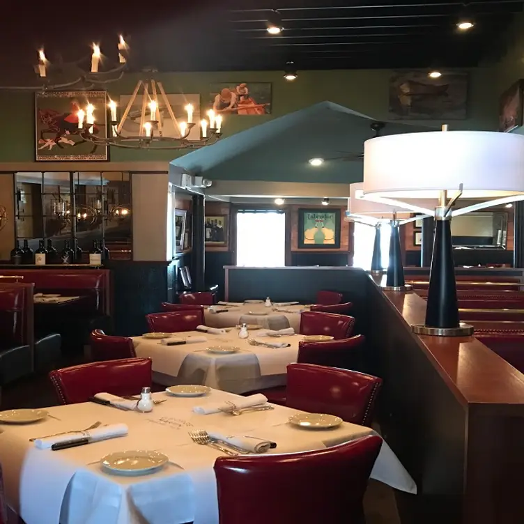 George White Restaurant，NYSyosset