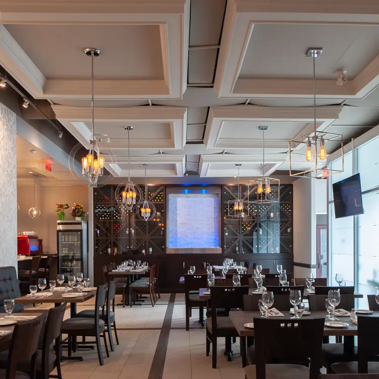 Exquisite Dining Room - Parola Ristorante, Vaughan, ON