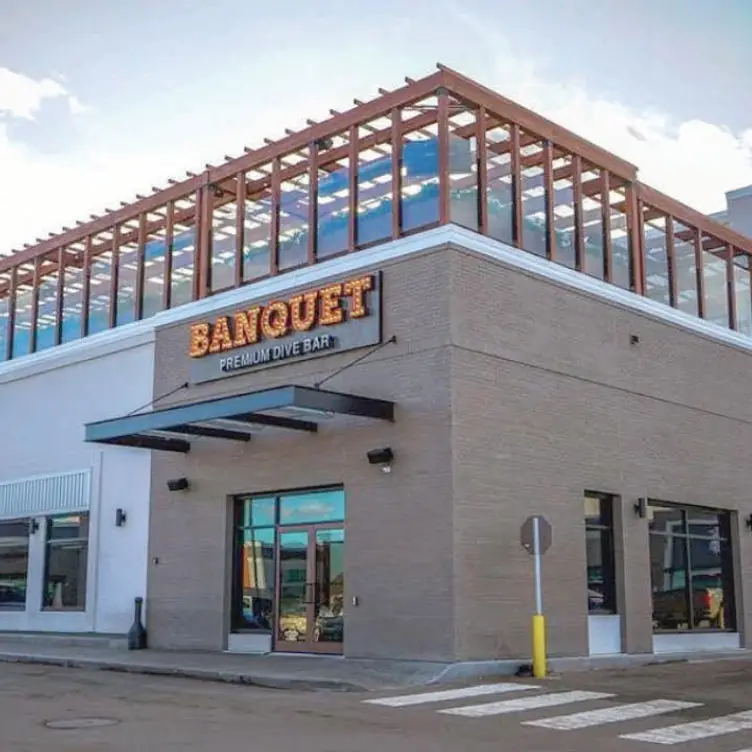 The Banquet Bar and Drinkery，ABFort McMurray