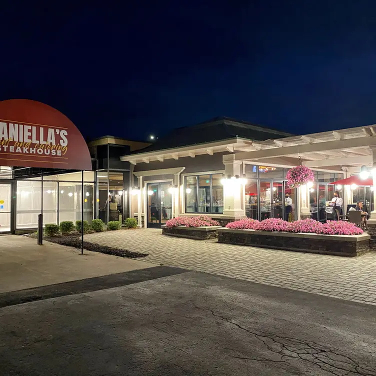 Daniella's Fresh Seafood and Pasta House - Daniella’s Seafood and Pasta House, Syracuse, NY