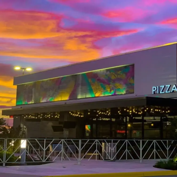 Main Patio - Mellow Mushroom - Chantilly, Chantilly, VA