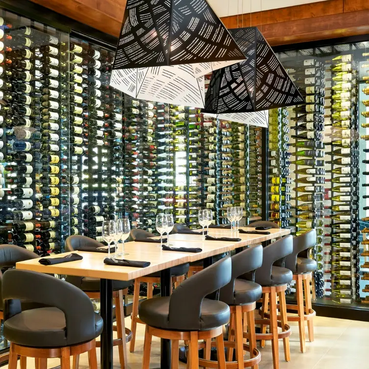 Gulfstream Wine Wall - Gulfstream, Kelowna, BC