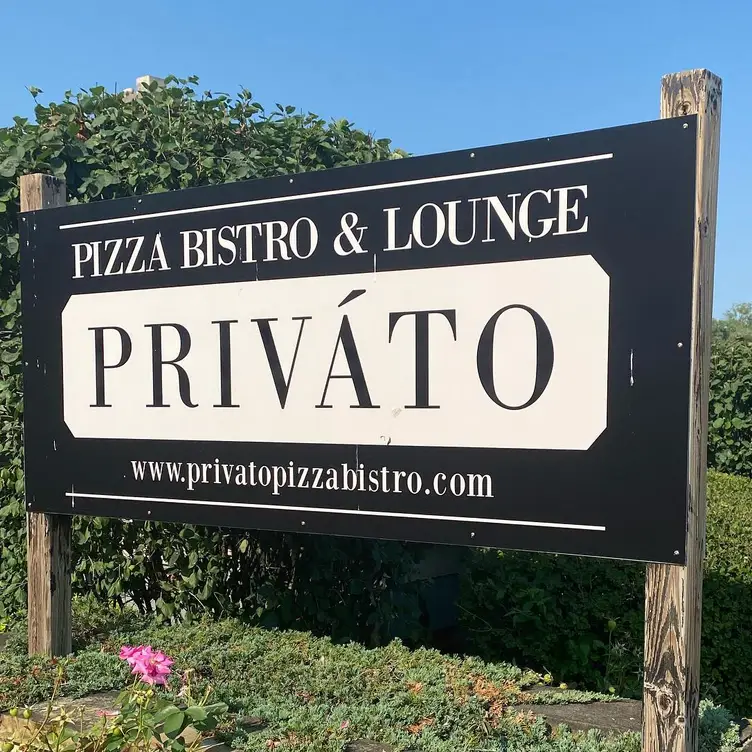 Privato Pizza Bistro and Lounge, Williams Bay, WI