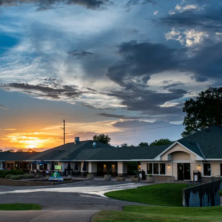 Eagle's Bar and Grill at River Oaks Golf Course, Cottage Grove, MN