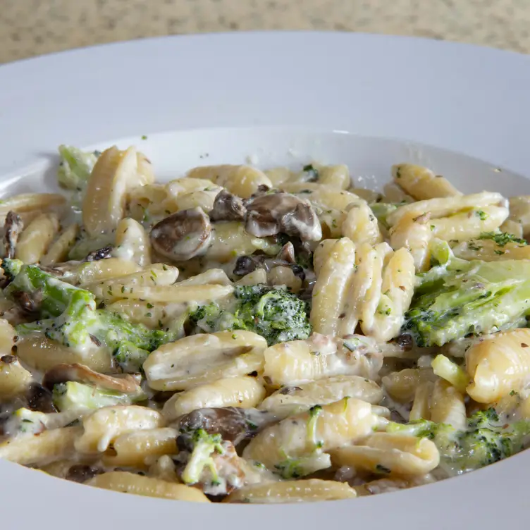 Pizza, Pasta and World Famous House Salad - Li'l Rizzo's - Osage Beach, Osage Beach, MO