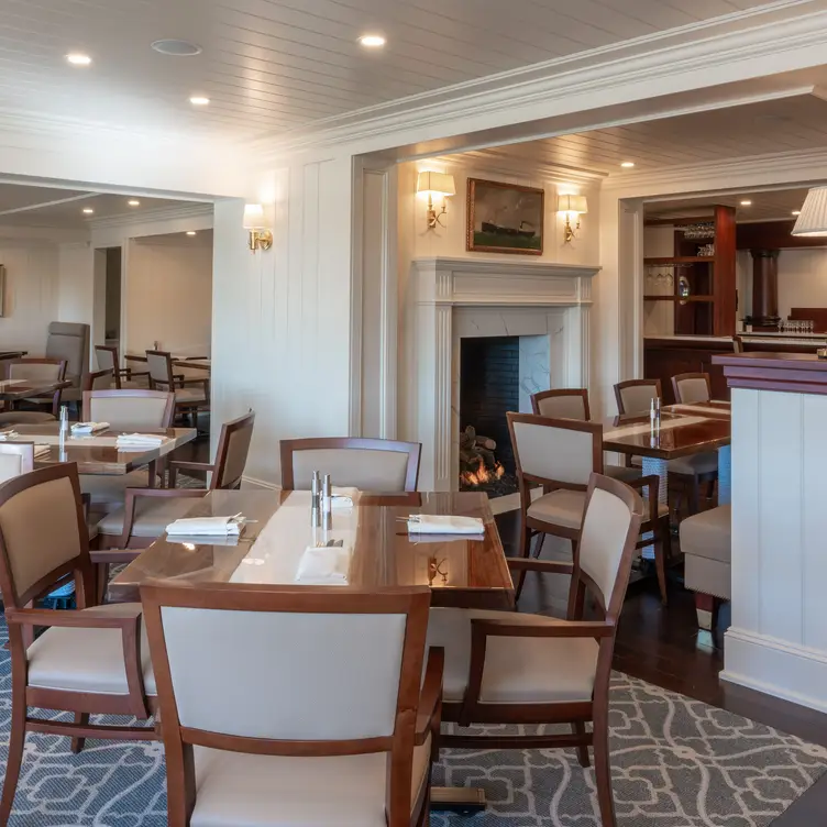 The Spinnaker Dining Room - Grosse Pointe Yacht Club MI Grosse Pointe Shores