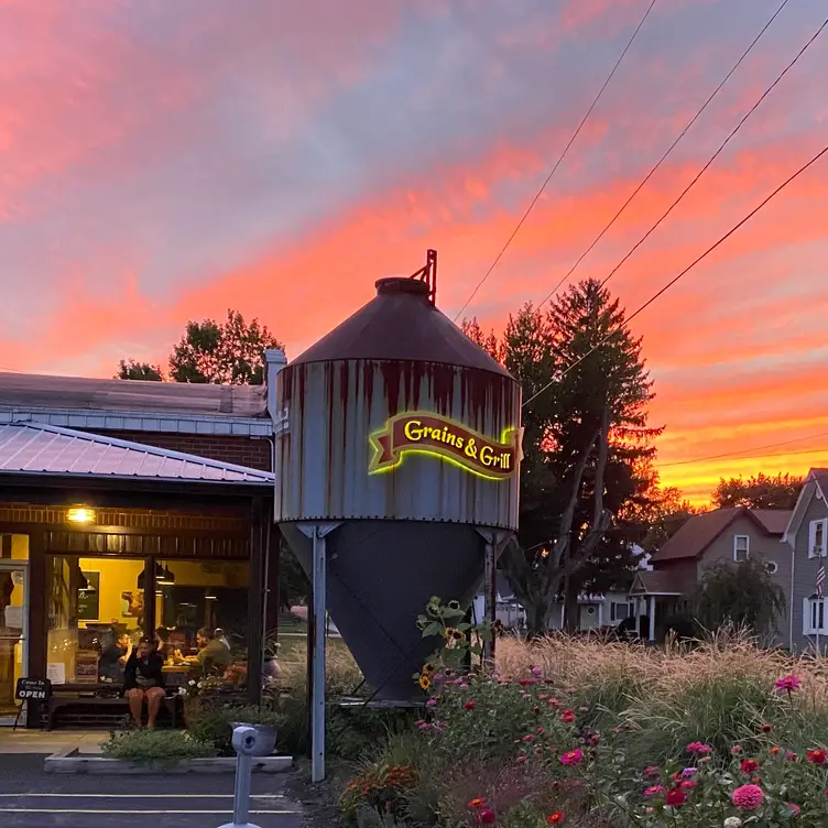 Grains & Grill, Fairmount, IN