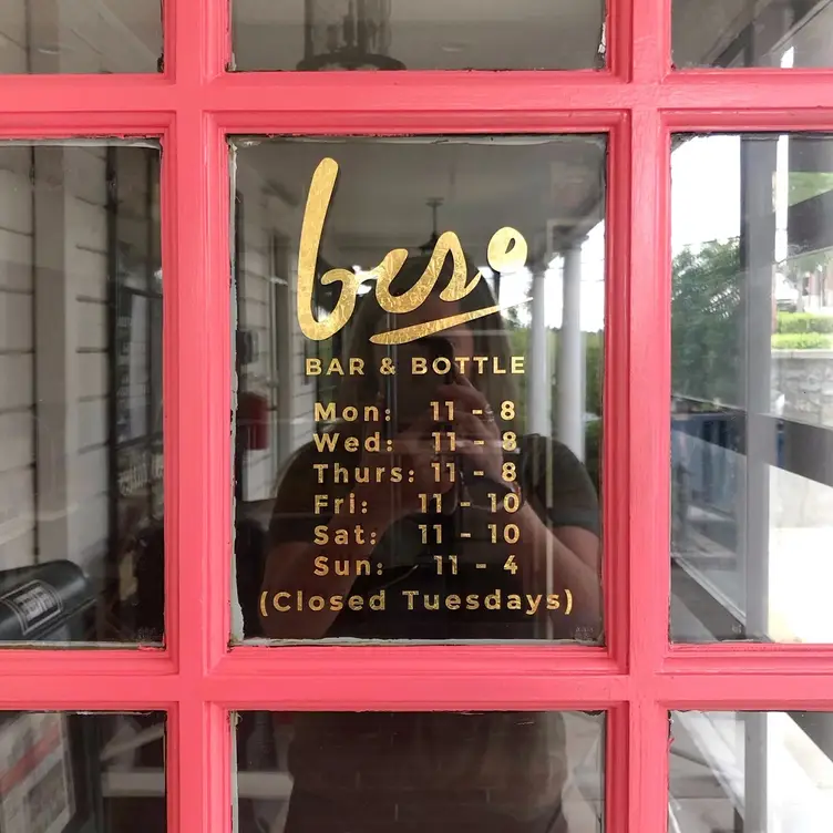 Beso Bar & Bottle, Lake Oswego, OR