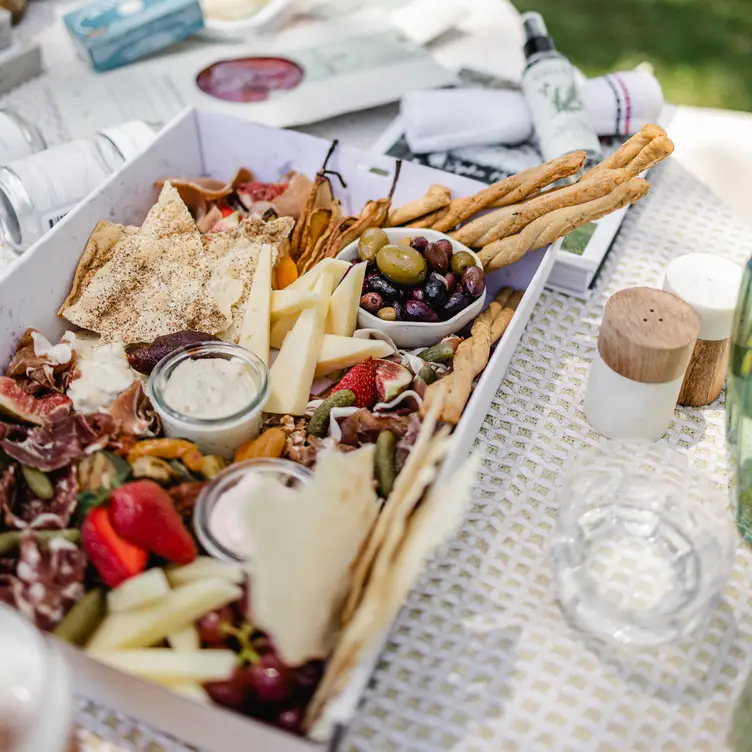 Picnic at B Farm AU-NSW Bobs Farm