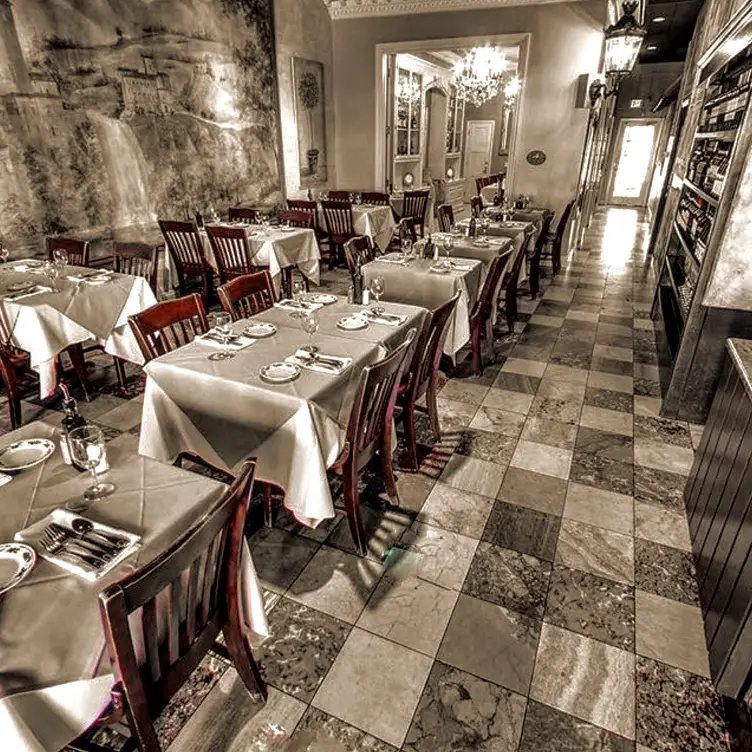 Tuscan style interior  - Prosecco Trattoria, Toluca Lake, CA