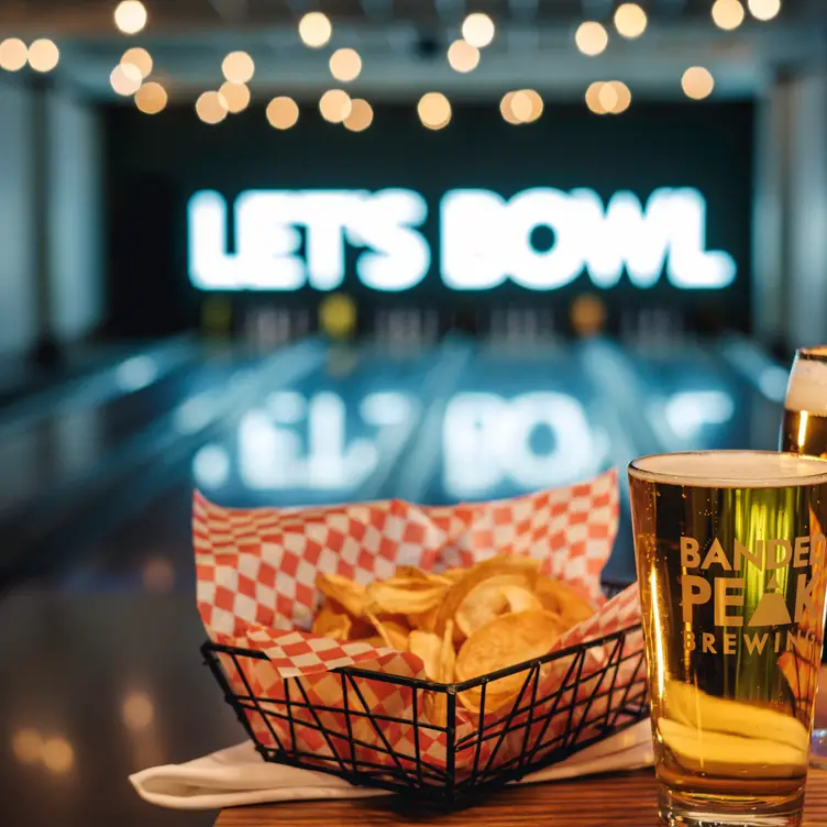 Bowl Valley | Five Pin &amp; Pints - Bowl Valley - Fairmont Banff Springs，ABBanff