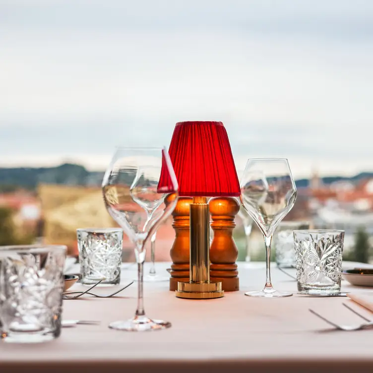 Hi, Charles: Bar und Restaurant. BW Schwäbisch Gmünd