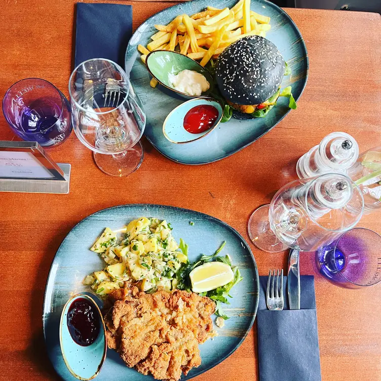 Wiener Schnitzel - Jasper‘s Restaurant Charlottenburg，BEBerlin