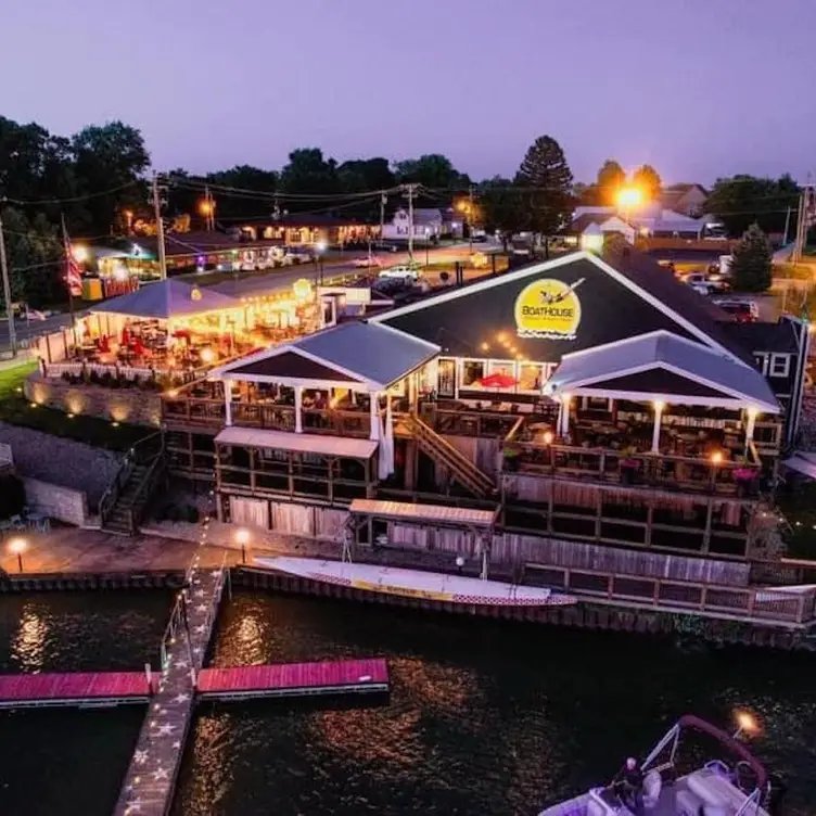 Boathouse Kitchen & Swan Dive IN Cicero