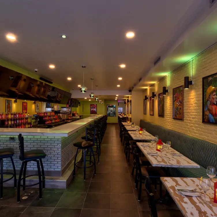 Front bar/dining area - El Cartel Tapas Bar & Restaurant, New York, NY