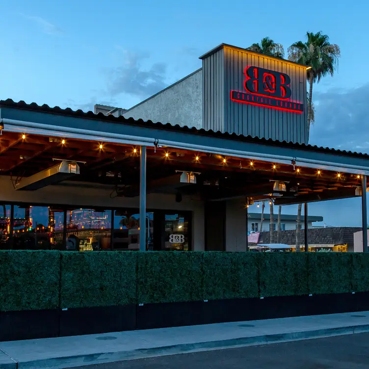 B&B Cocktail Lounge Restaurant - Scottsdale, AZ