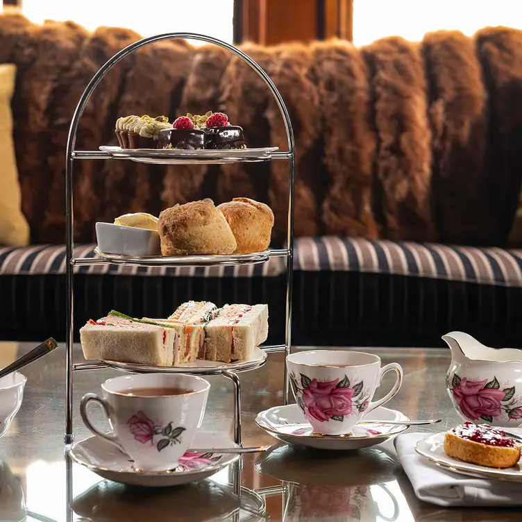 Afternoon tea at Duisdale House Hotel - Afternoon Tea at Duisdale House Hotel, Sleat, Isle of Skye