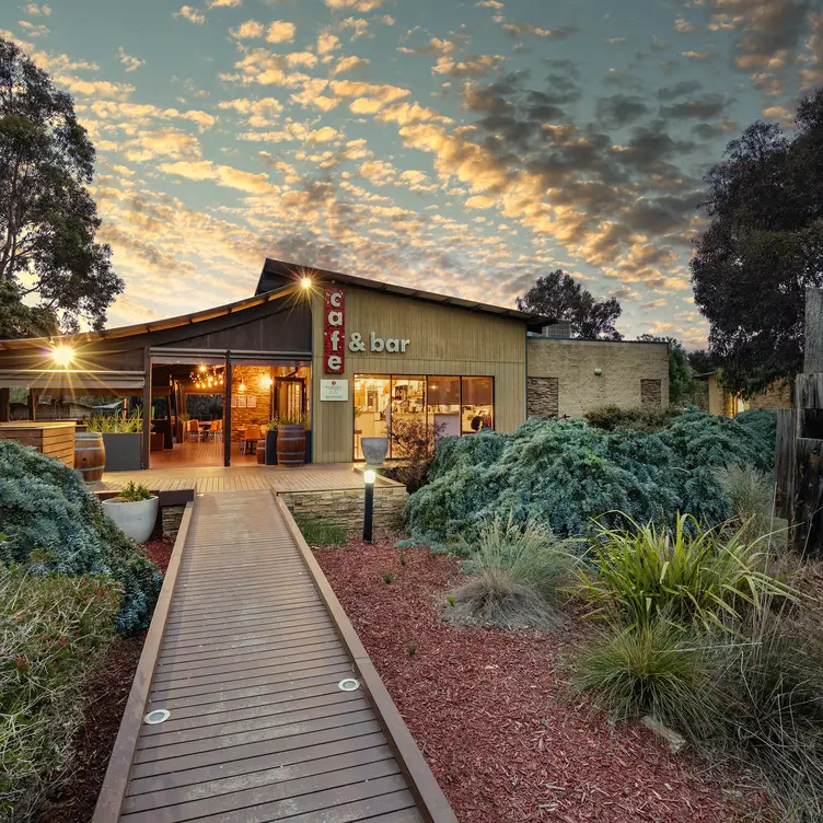 Exterior - Flametrees Restaurant and Bar Exterior - Flametrees Restaurant and Bar - Flametrees Bar and Restaurant, Cowes, AU-VIC