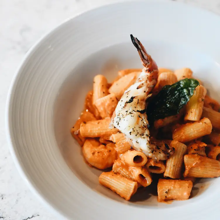 rigatoni è gamberi - Plate Italiano Moderno - Brookside, Kansas City, MO