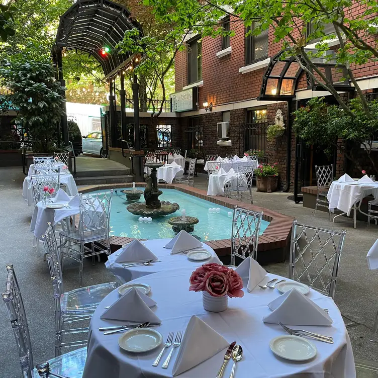 La Fontana Siciliana - The Courtyard - La Fontana Siciliana, Seattle, WA