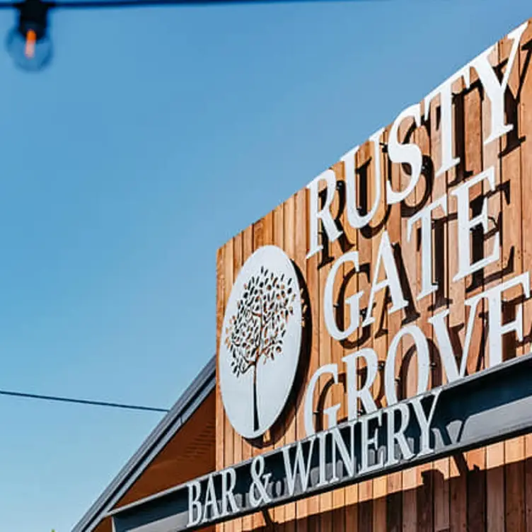 Rusty Gate Grove Bar & Winery, Doolbi, AU-QLD