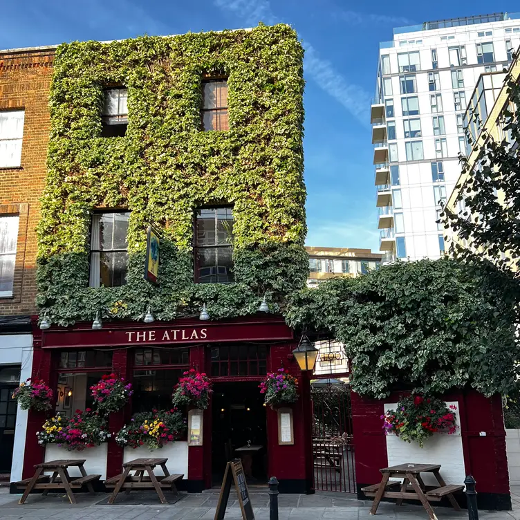 The Atlas Pub, London, 
