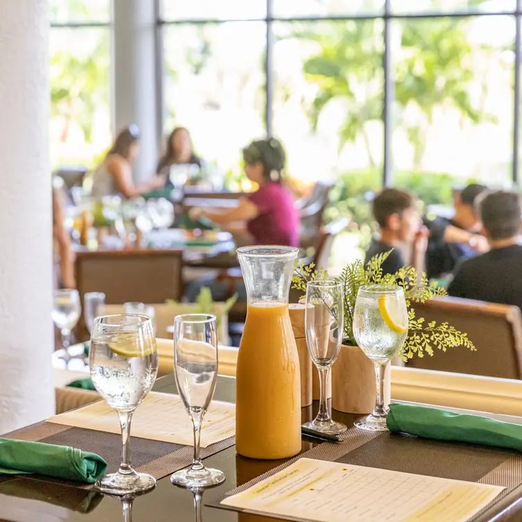 Veranda - Hilton Palm Beach Airport, West Palm Beach, FL