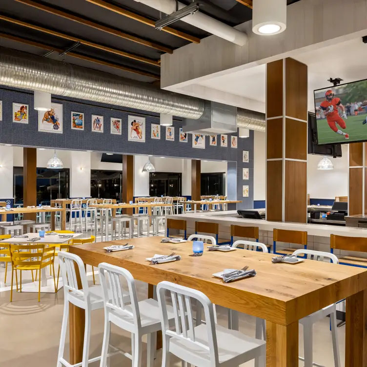 Lapper Kitchen + Tap - Lapper Sports Bar + Kitchen CA San Diego