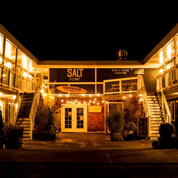 Salt Hotel & Pub，WAIlwaco