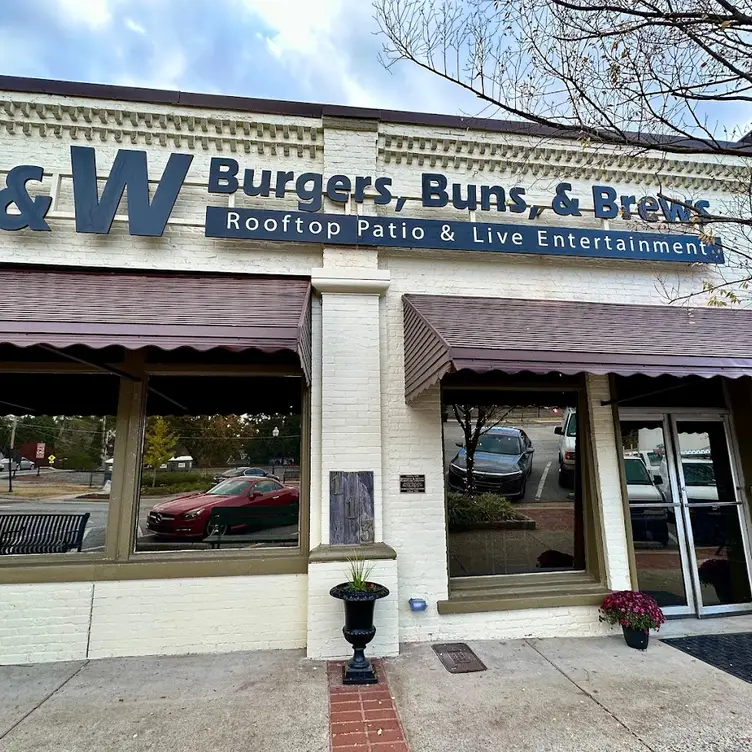 B&W Burgers, Buns & Brews, Norcross, GA