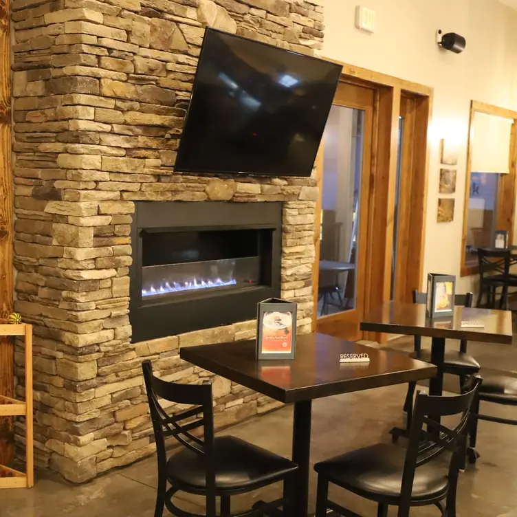 Main dining room - 3812 Bistro，NYWatkins Glen