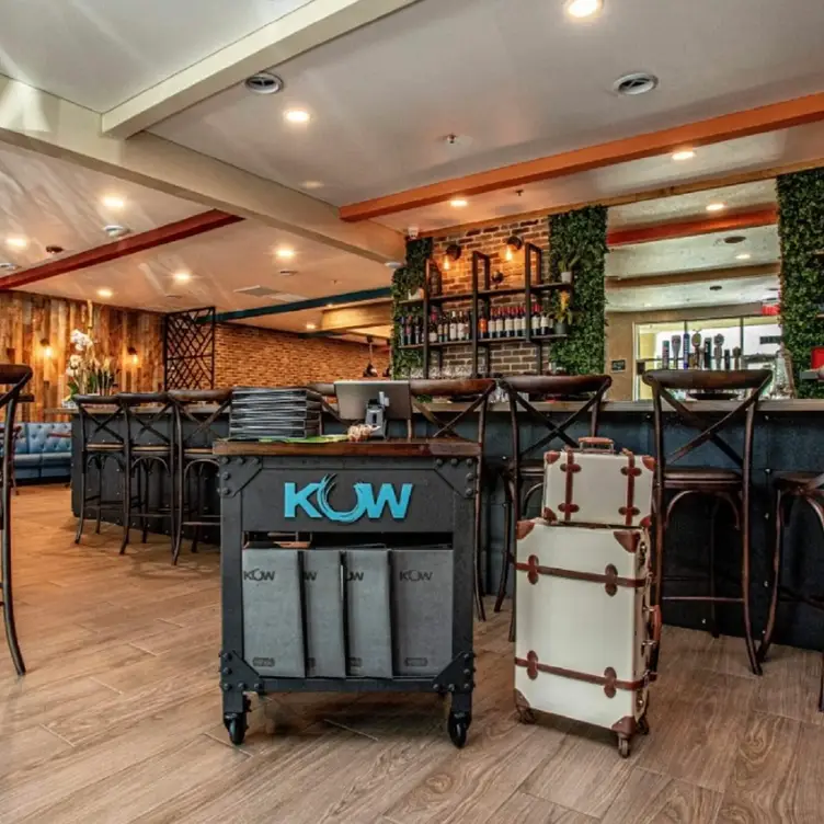 KOW Restaurant，FLMiami