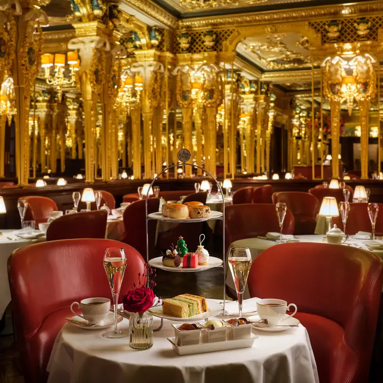 Afternoon Tea at Café Royal，London