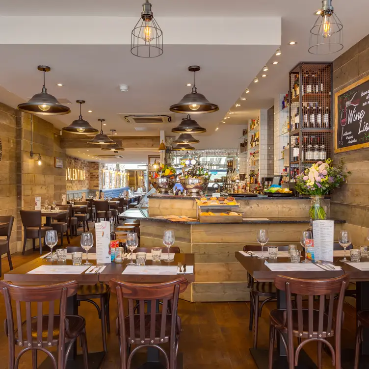 warm and family restaurant feeling - Valentina East Sheen, London, Greater London