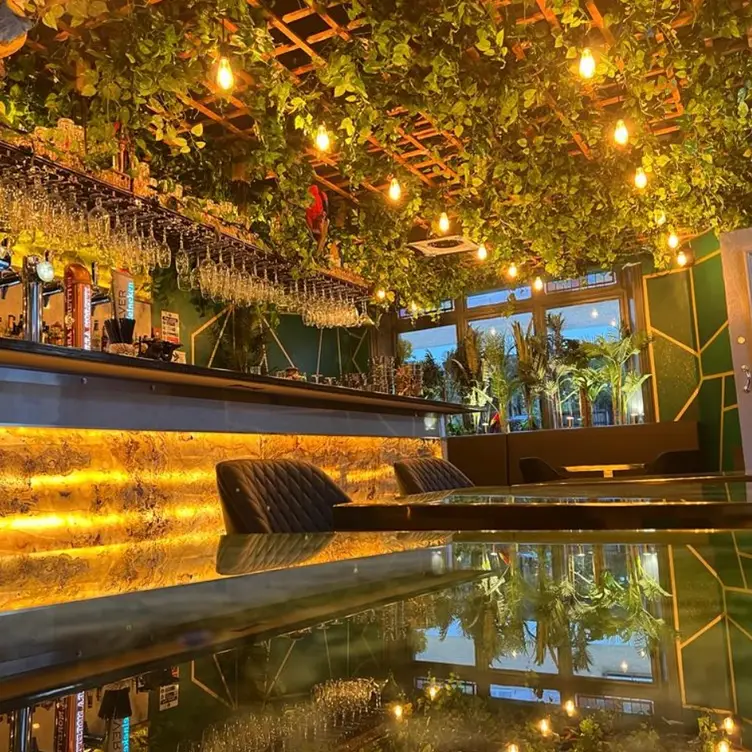 Bar Area - Rozay Garden, London, Greater London