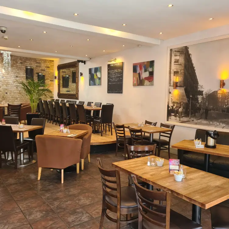 Our relaxed, comfortable interior. - Trio Pizzeria, London, 