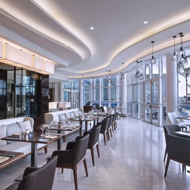  International Fine Dining both Indoor and Outdoor - Terra Mare by Marriott，GeorgetownKingston