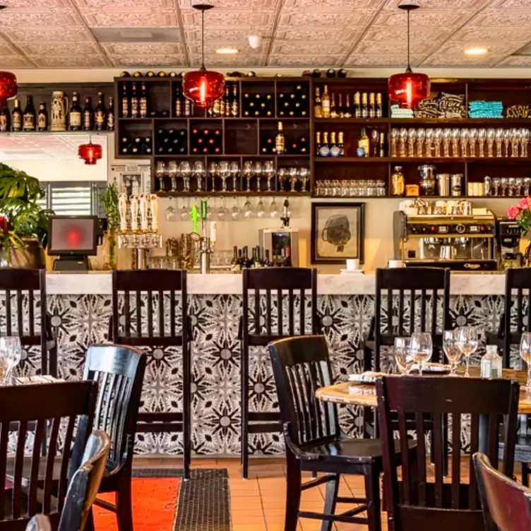 Cozy, colorful and intimate - The Cook and The Cork, Coral Springs, FL