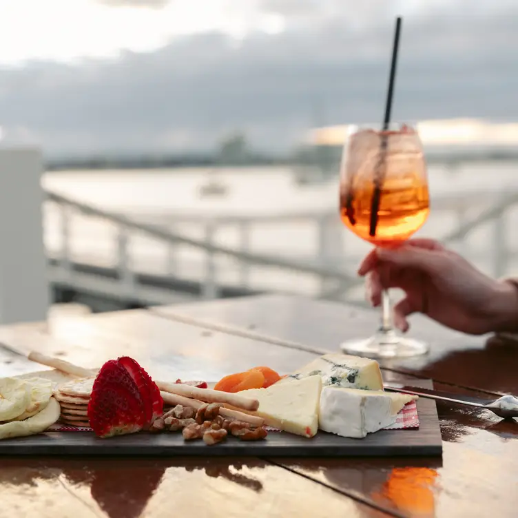 Boatshed Bar & Grill, Main Beach, AU-QLD