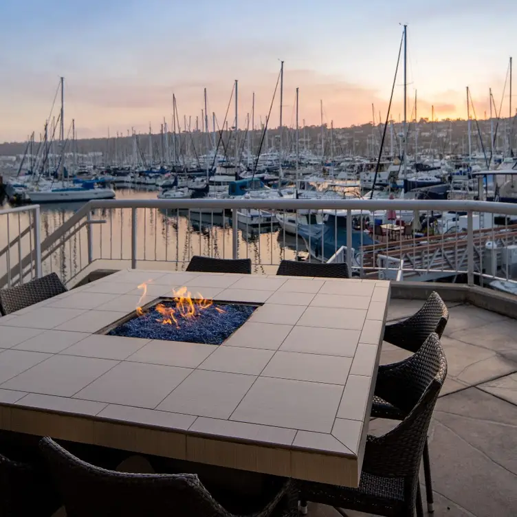 Quarterdeck Restaurant- Bay Club Hotel And Marina, San Diego, CA