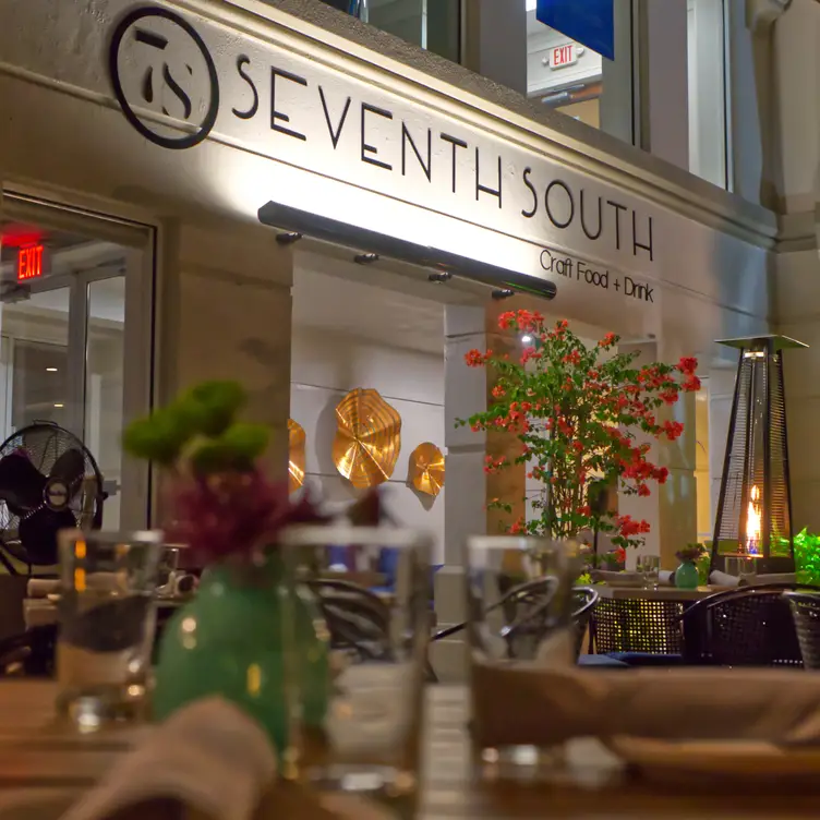 Seventh South Craft Food + Drink，FLNaples