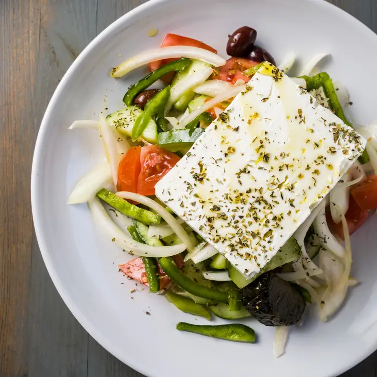  Traditional Horatiki Salad   - Simply Greek，NYBrooklyn