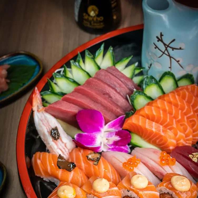 Combo Chef's Special - Sea-San Sushi Bar，FLOrlando