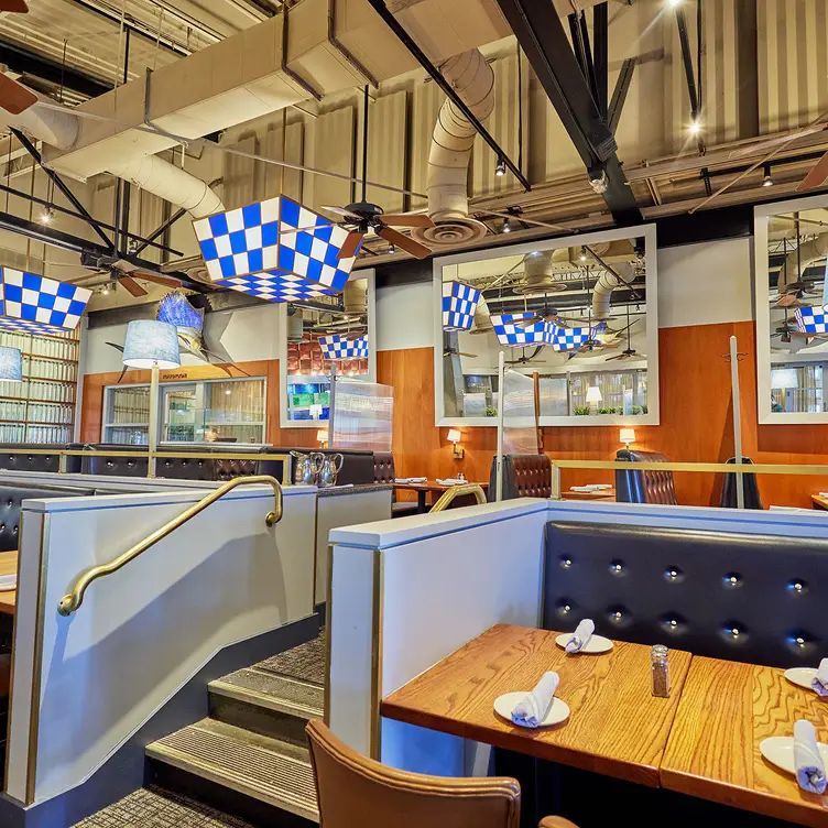 Legal Sea Foods, Framingham Legal Sea Foods, Framingham - Legal Sea Foods - Framingham, Framingham, MA