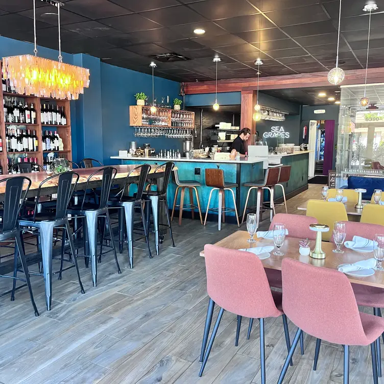 Upscale Eatery and Wine Lounge - Sea Grapes, Saint Pete Beach, FL