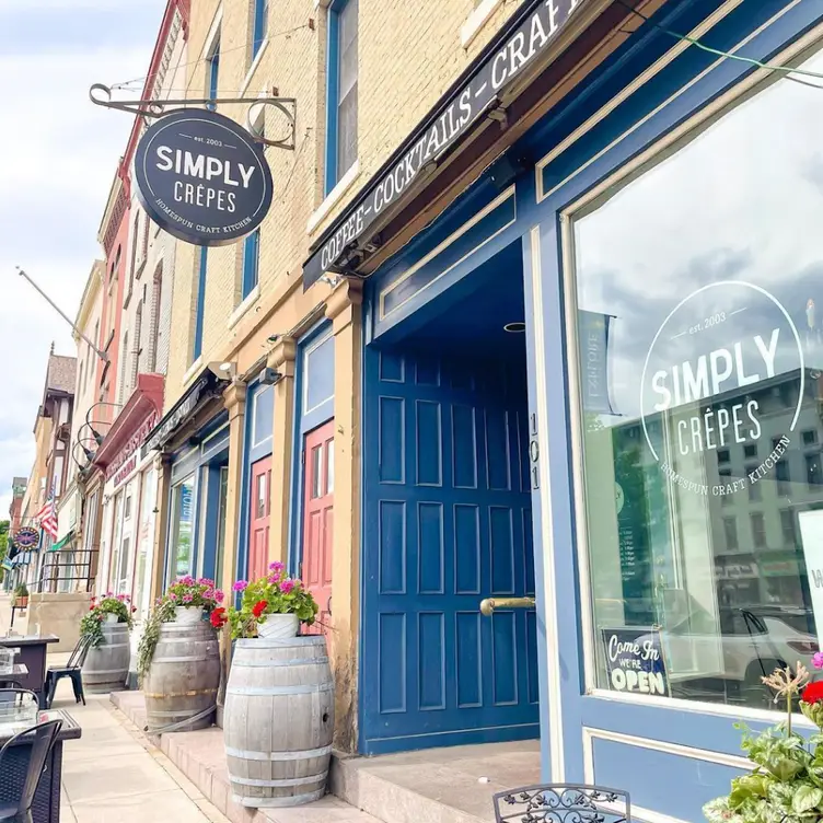 Historic building downtown Canandaigua Main Street - Simply Crepes - Canandaigua, Canandaigua, NY