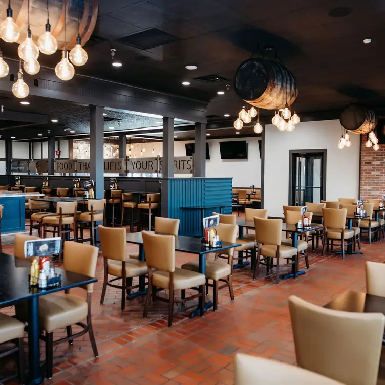 Enjoy an upscale pub atmosphere! - Barrel House IL Bloomington